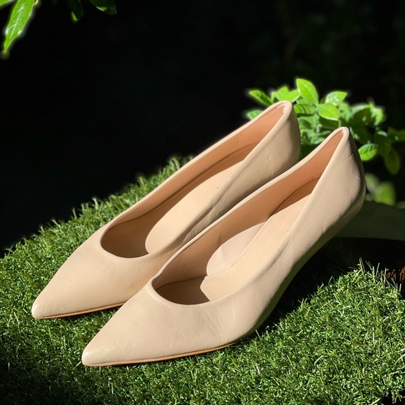 STUART WEITZMAN Nude women pumps kitten heel size 6.5 (store display) like new - Picture 10 of 16